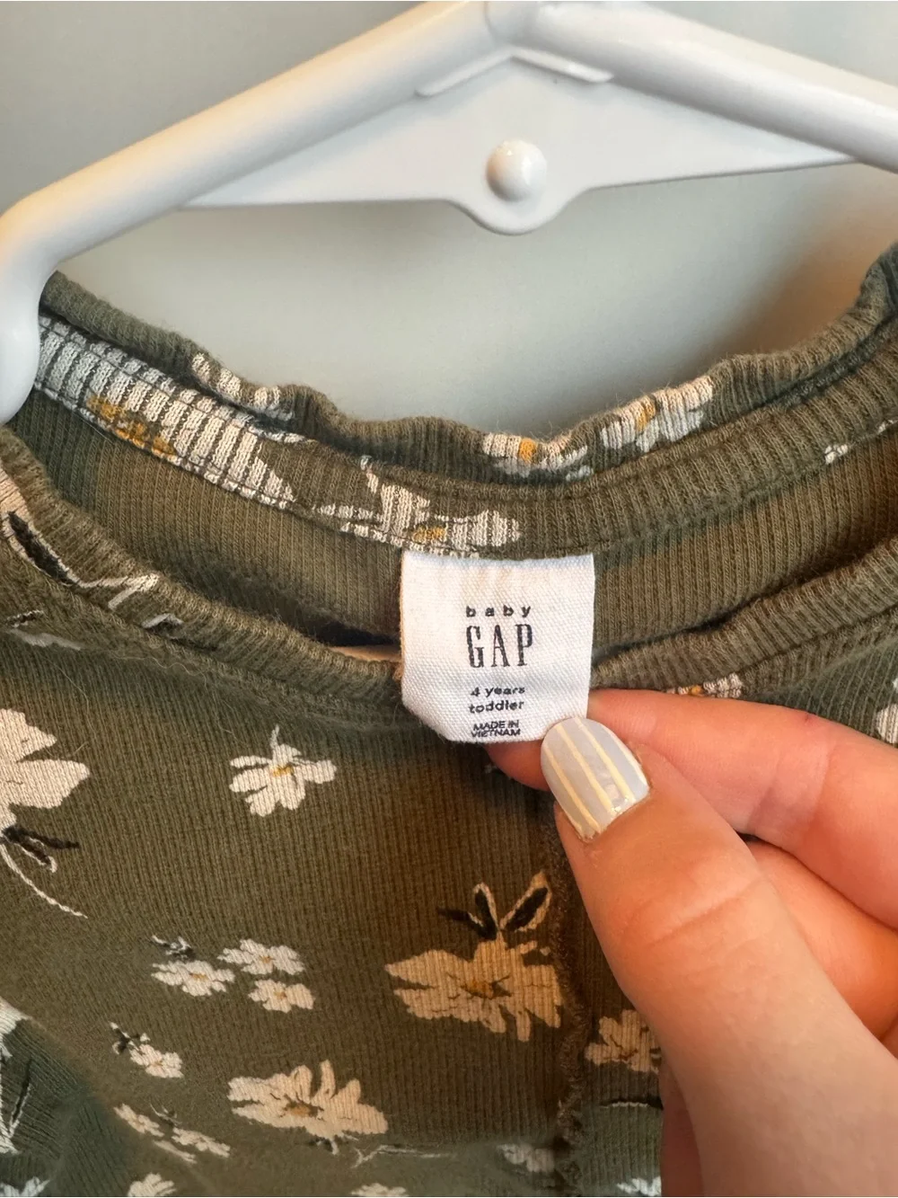 Babygap 4T long sleeve flower shirt